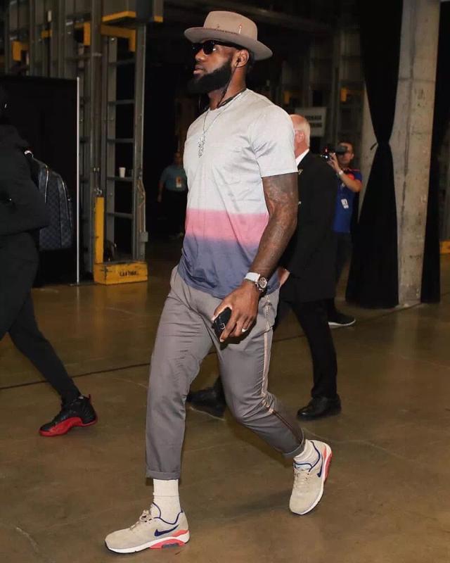 阿根廷警方突袭皮拉尔房产查获54辆豪车，涉足协官员代理人案（阿根廷警方搜查皮拉尔房产，起获54辆豪车，牵涉足协官员与代理人案）