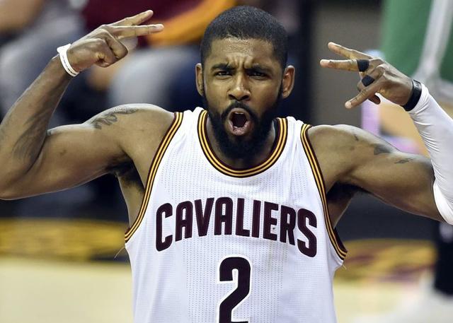 球员血性时刻燃炸全场（球员热血瞬间引爆全场）