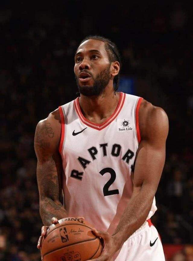 路易斯-迪亚斯本赛季19场12球6助攻，每84分钟造一球（路易斯-迪亚斯本季19战12球6助，平均每84分钟参与1球）