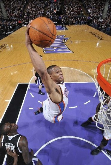 尤文2-0帕福斯，戴维破门+失良机，麦肯尼建功，伊尔迪兹助攻（尤文2-0胜帕福斯，戴维建功仍错失良机，麦肯尼破门，伊尔迪兹送助攻）