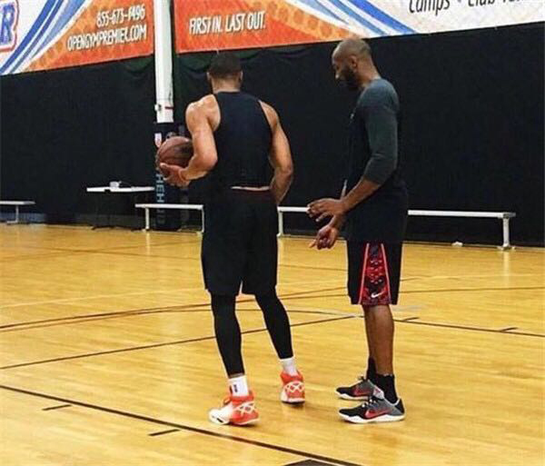 波兰媒体：莱万收到米兰、沙特和美职联报价，米兰愿签约两年（波媒：莱万获AC米兰、沙特及美职联报价，AC米兰愿提供两年合同）